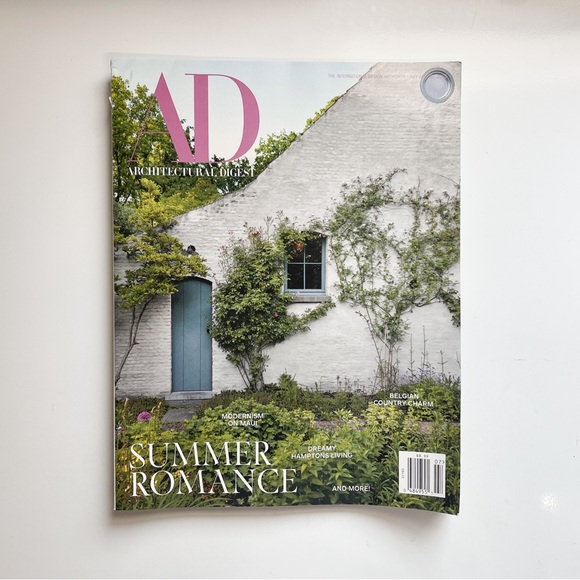 AD Architectural Digest JULY / AUGUST 2025 SUMMER ROMANCE - Picture 1 of 3